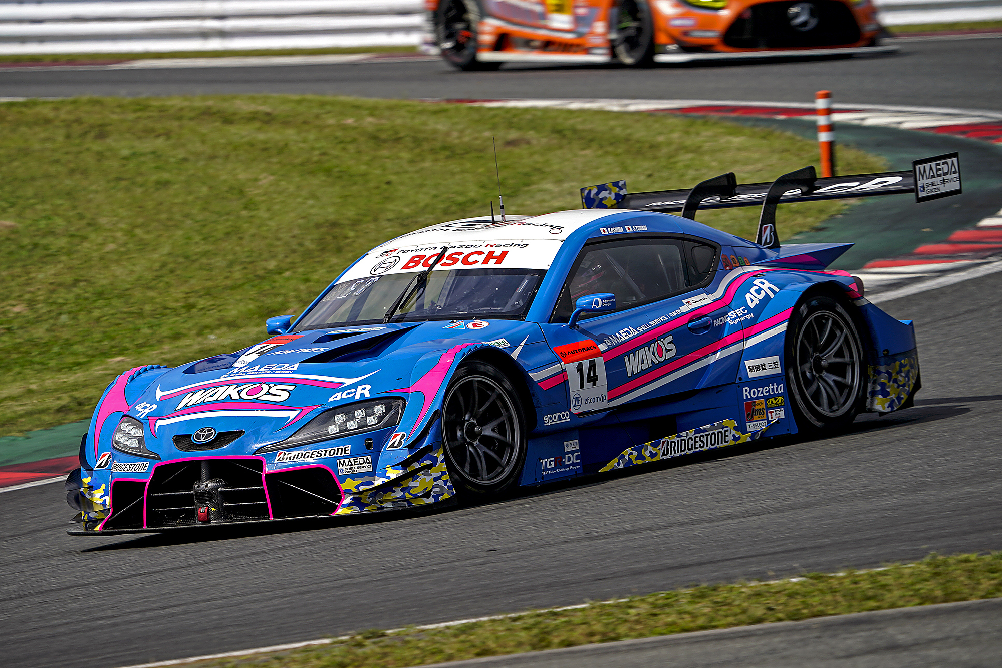 Gt500はdenso Kobelco Sard Gr Supra Gt300はリアライズ 日産自動車大学校 Gt Rが初優勝 Jafモータースポーツ
