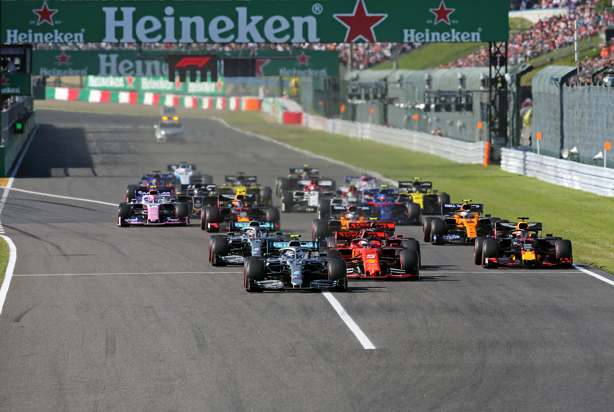 台風一過のF1日本GPはバルテリ・ボッタスが今季3度目の勝利！ | JAF