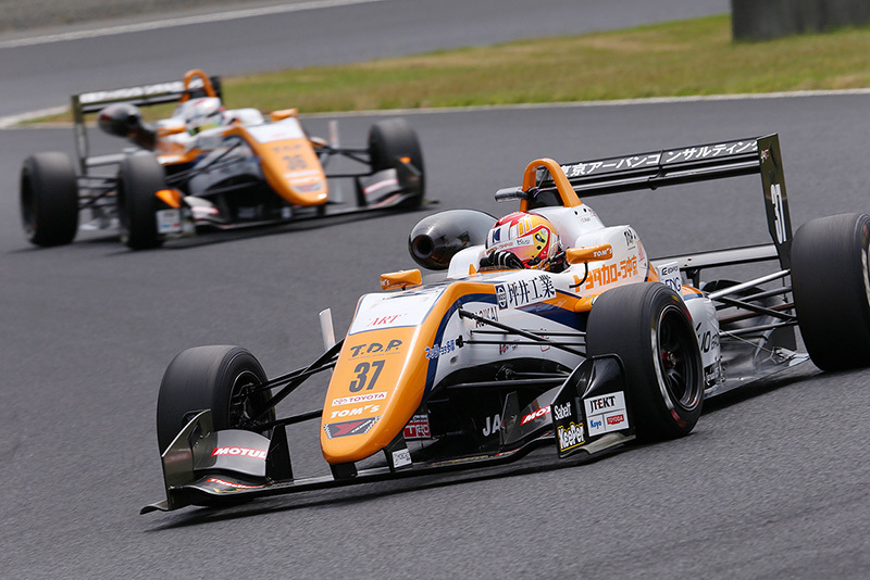 F3岡山は台風接近により1戦キャンセル、TOM'Sの2台が勝利を分け合う