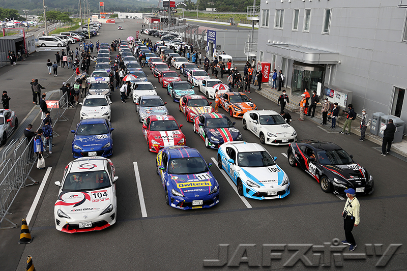 レースの主役は全カテゴリー 富士で開催されたワンメイクレースは熱きバトルが繰り広げられた Jafモータースポーツ