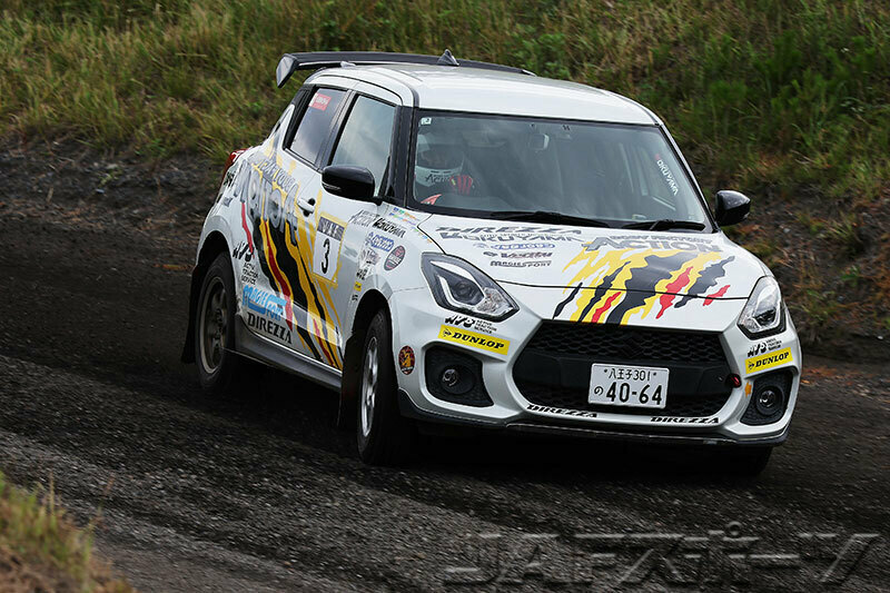 写真：PNE1クラス優勝は小山健一選手（A DLベリティーMSスイフト）。