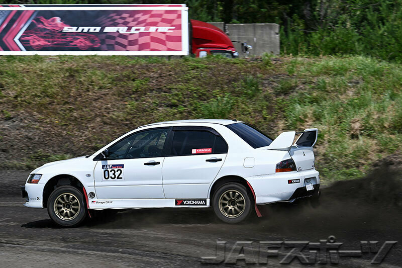 写真：SA2クラス優勝は浜孝佳選手（XPL・ADVANランサー）。