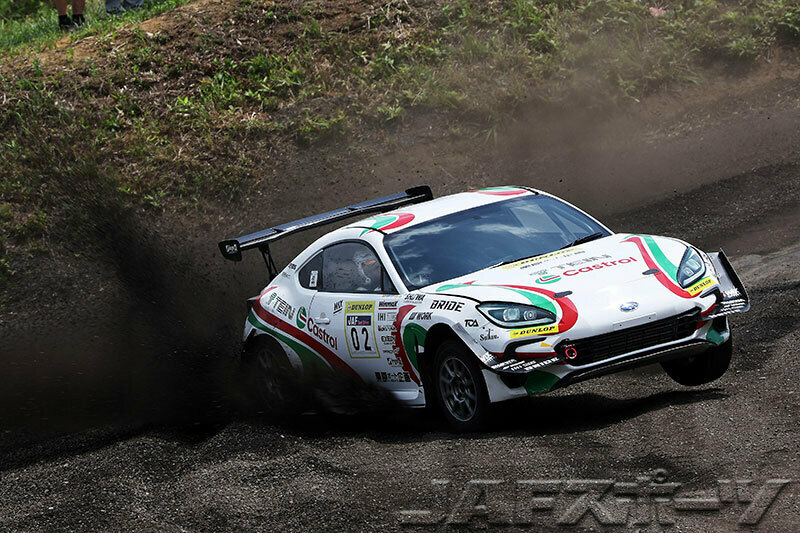 写真：D2クラス優勝は鎌田卓麻選手（Castrol TEIN BRZ）。