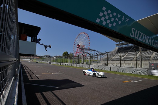 モータースポーツ競技風景